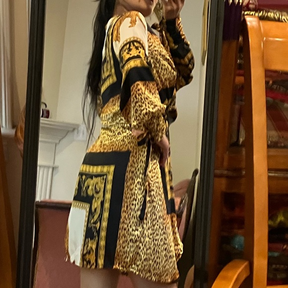 Classic women dress - Picture 4 of 7